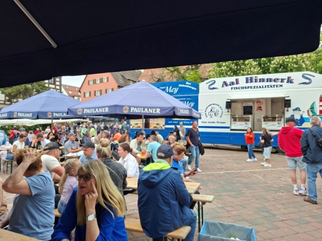 2026-05-10_VOS HS-Fischmarkt-Bänke